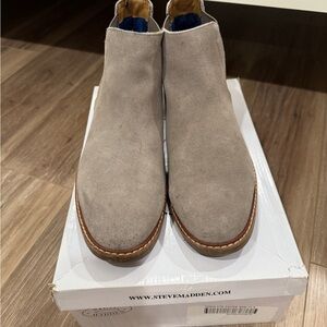 Steve Madden Chelsea  Boots Suede